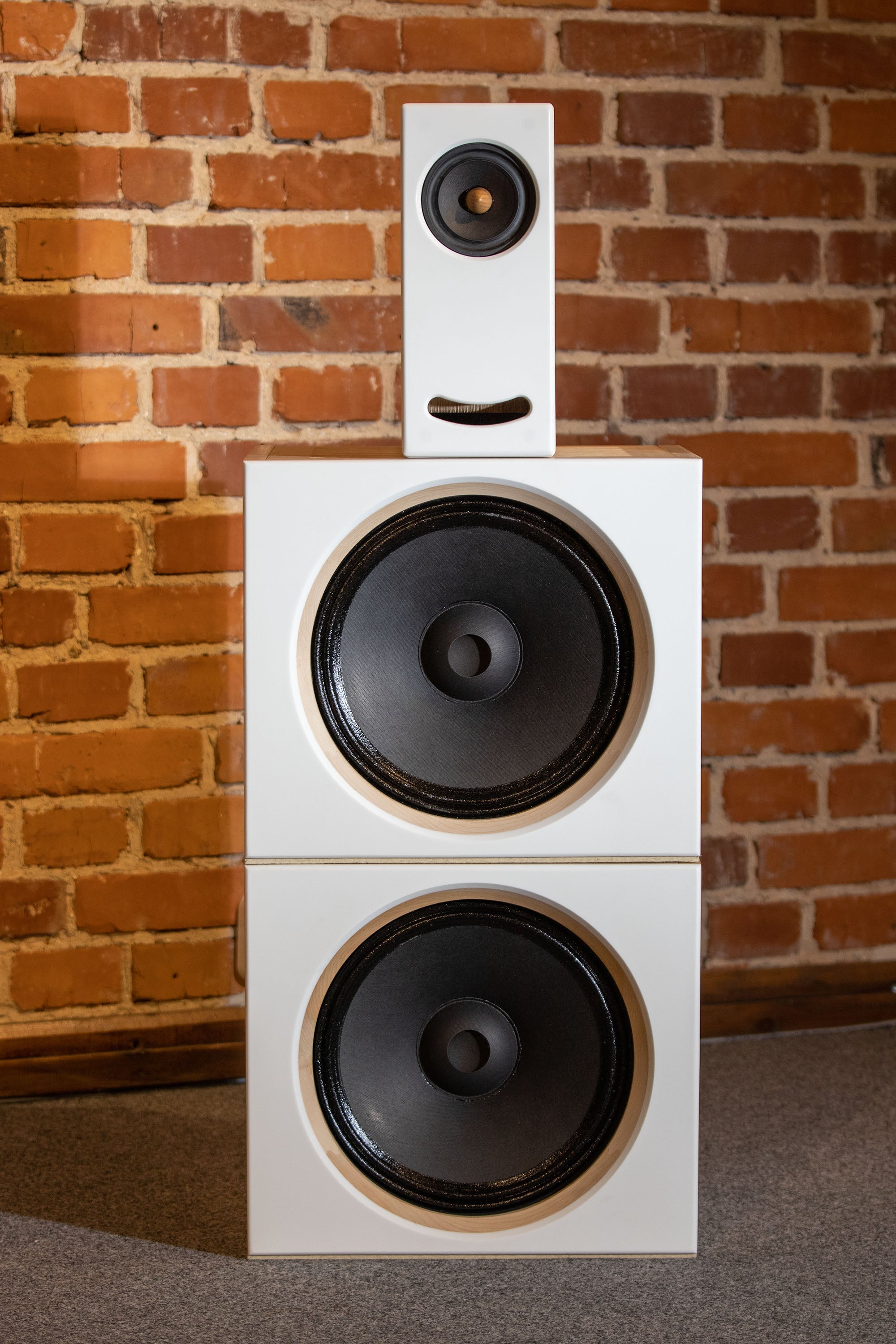 Closer Acoustics OGY plus 2 x BOBs set - White fronts / Maple veneered sides